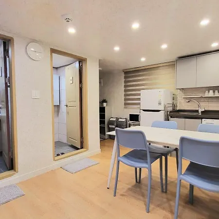 Mod & Mood Apartment